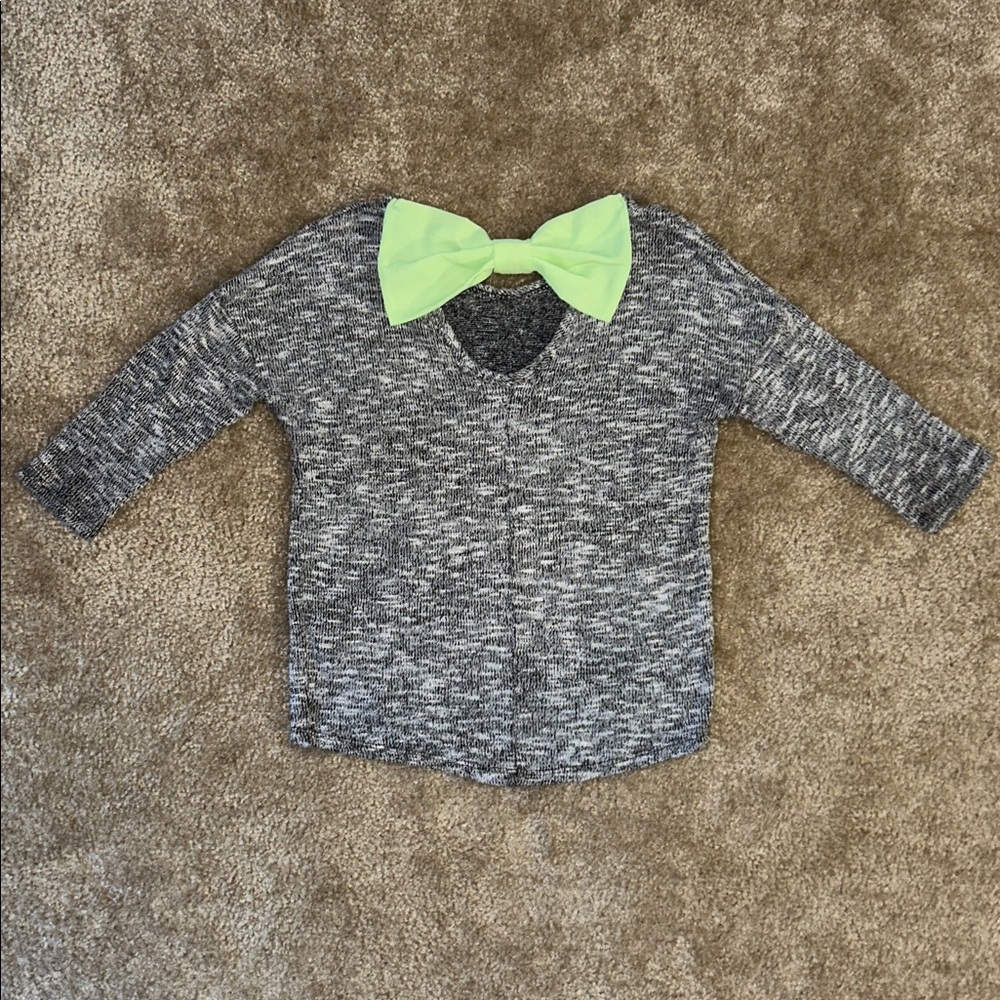 Moa Moa Gray Sweater with Green Bow Accent